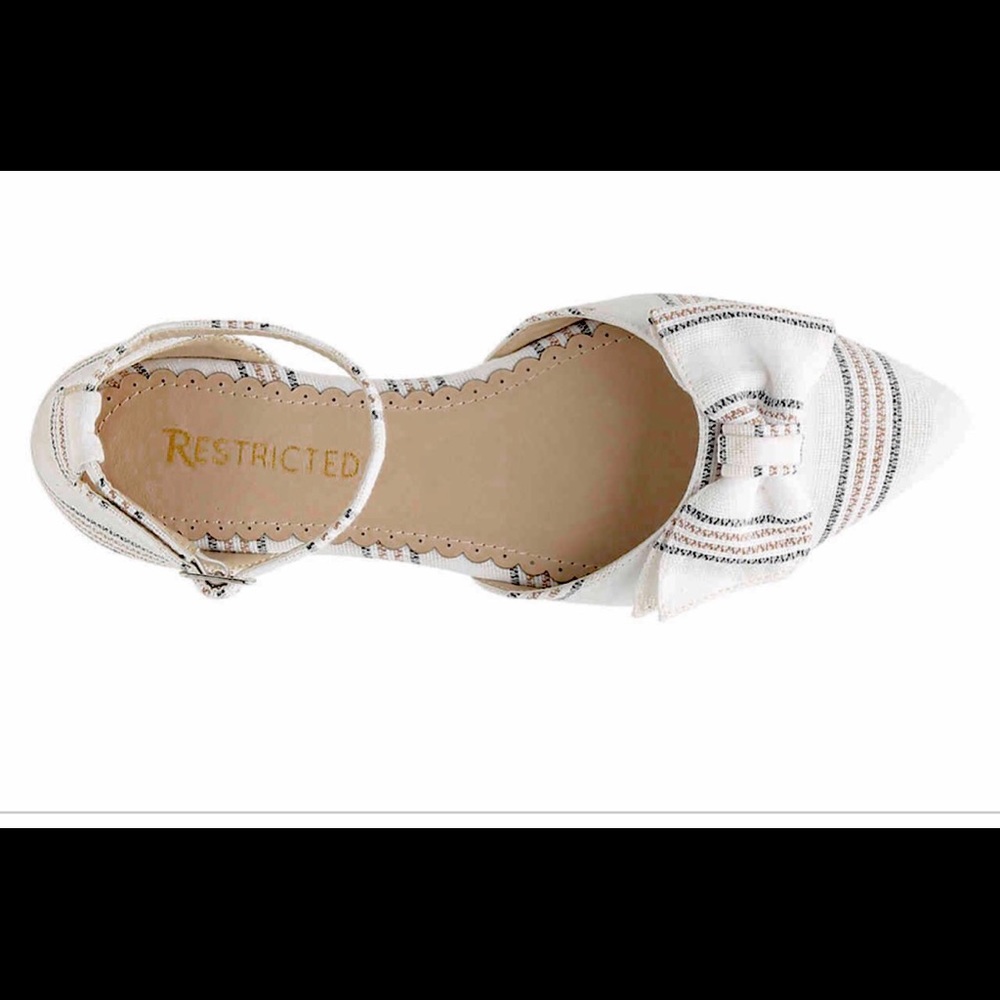 Restricted Jayden flat